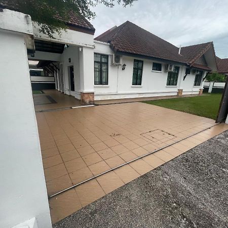 Villaparadise Homestay Batu Pahat Εξωτερικό φωτογραφία